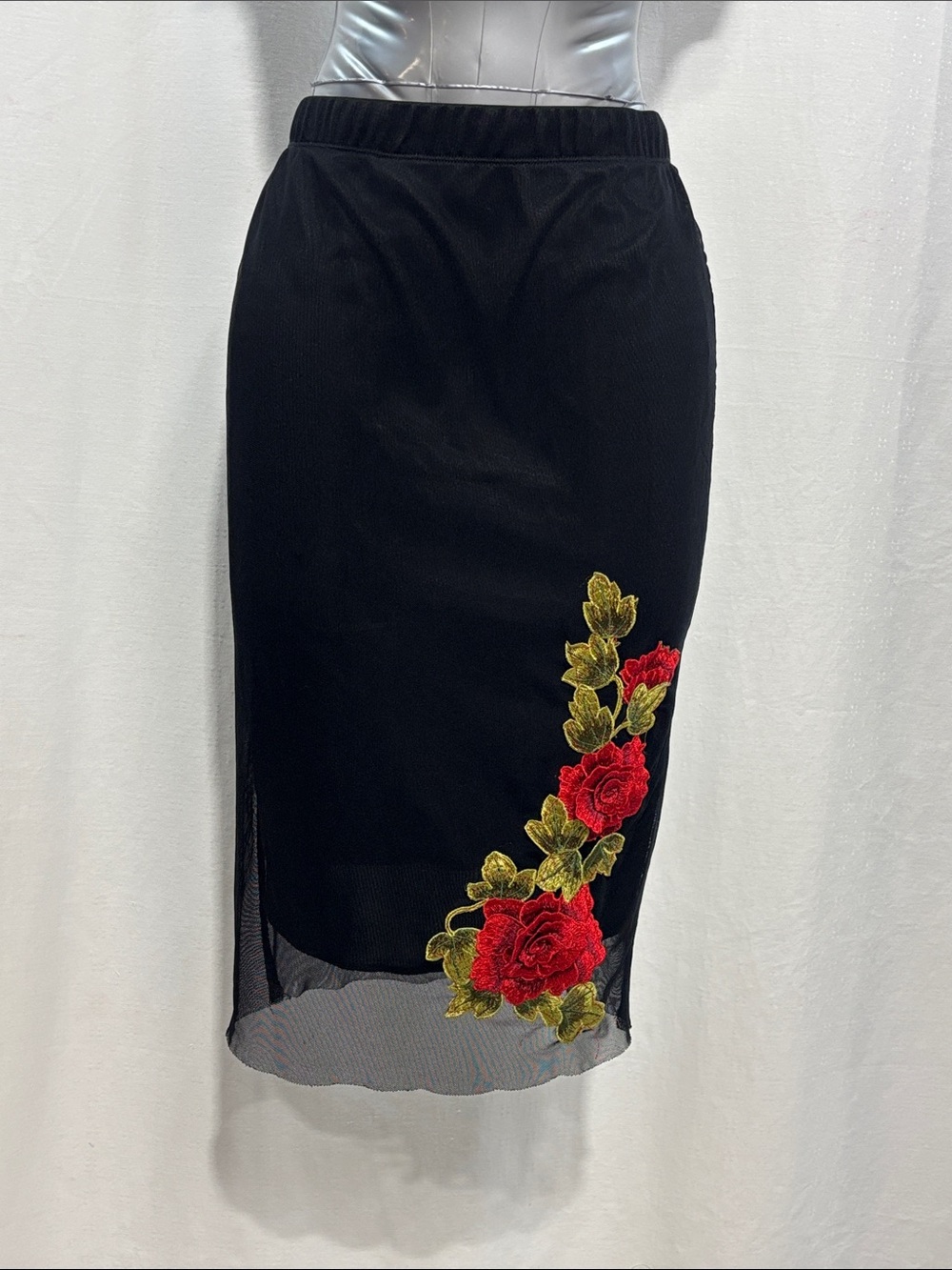 Black Pencil Skirt with Red Rose Embroidery 188 work party Office stretch chic